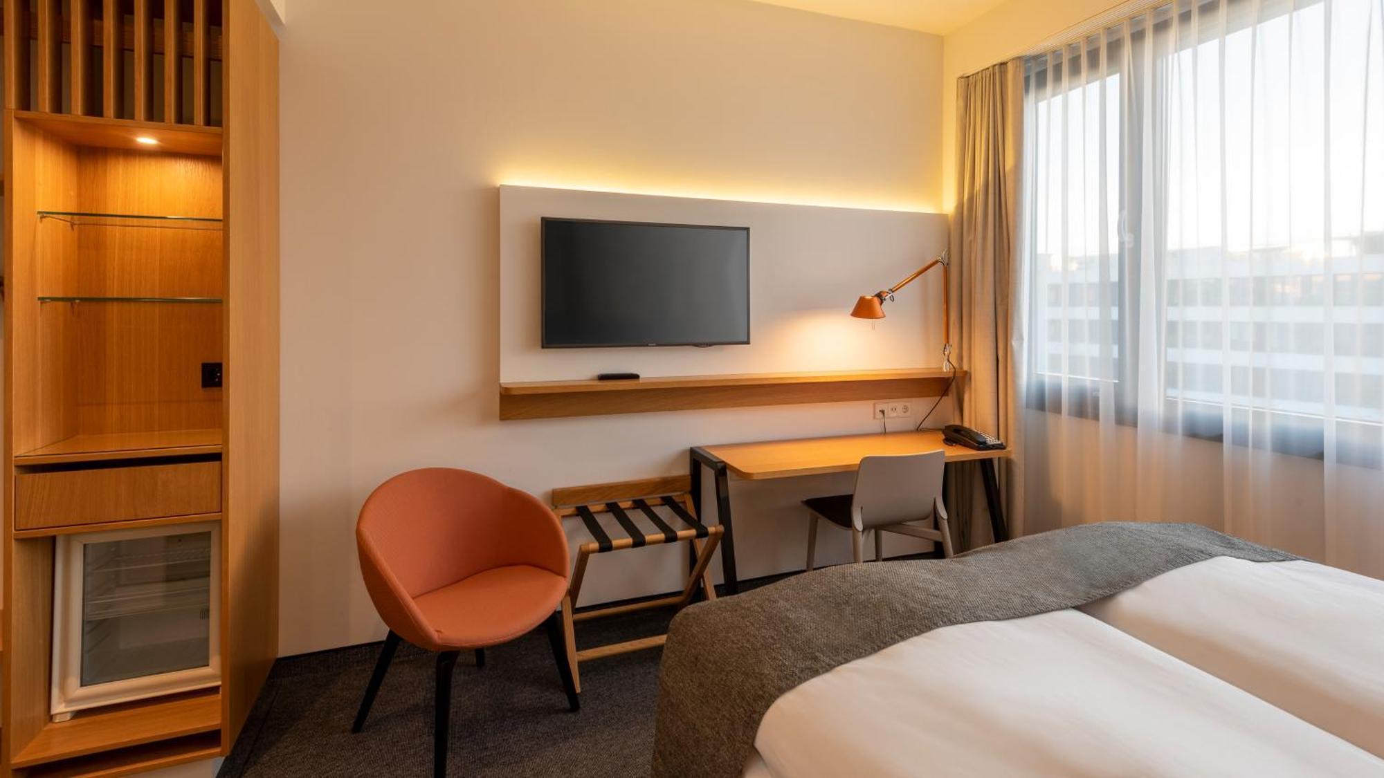 Holiday Inn Munich - Leuchtenbergring By Ihg Esterno foto