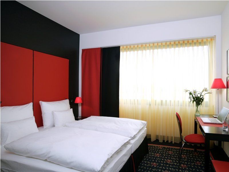 Holiday Inn Munich - Leuchtenbergring By Ihg Esterno foto